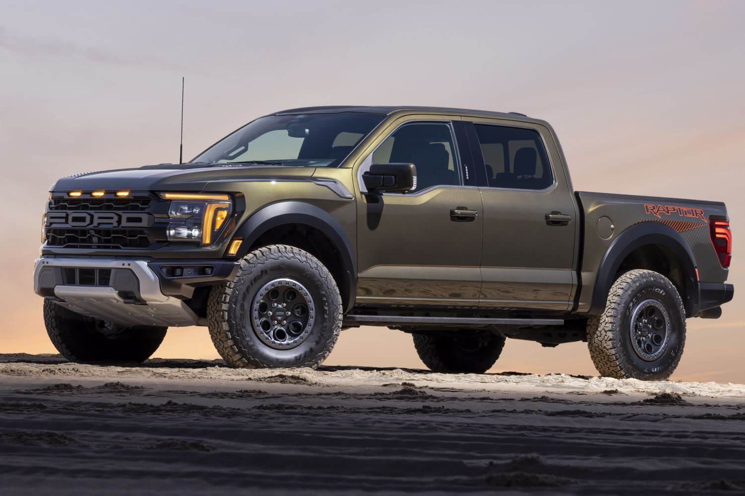 รีวิว Ford Raptor 2025 ตัวใหม่ล่าสุด!
